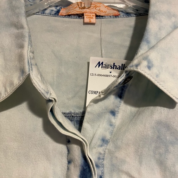 Button up distressed chambray top - Picture 2 of 2